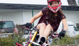 Những màn biểu diễn mô tô dở khóc dở cười